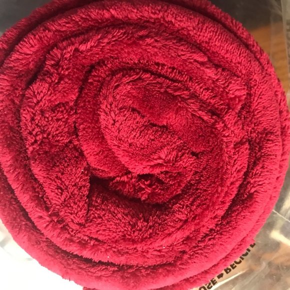 D23 Disney soft red plush fleece throw blanket - Picture 5 of 7